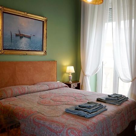 Appartamento di fronte al mare Bari Esterno foto