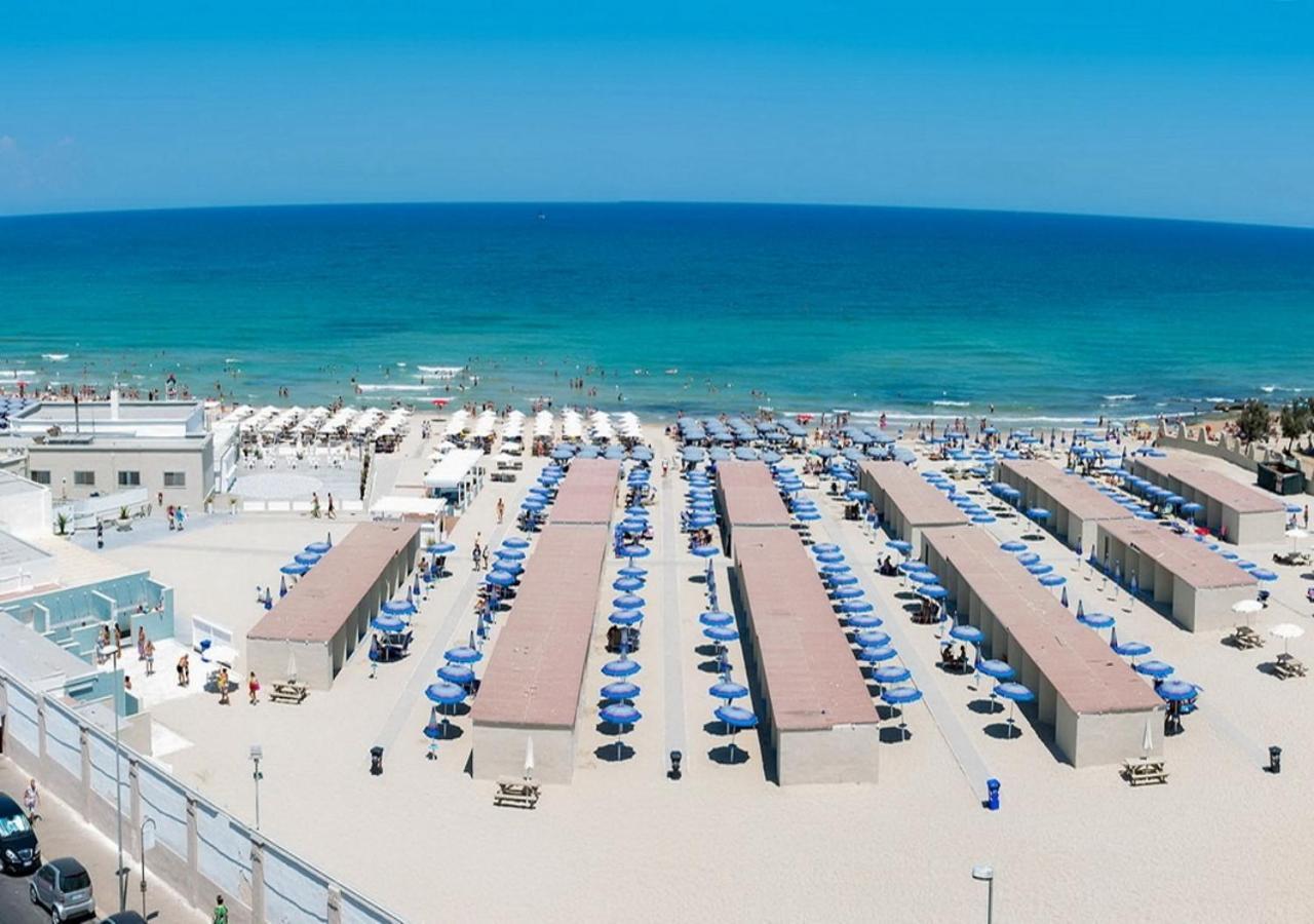 Appartamento di fronte al mare Bari Esterno foto