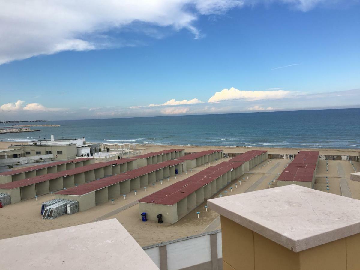 Appartamento di fronte al mare Bari Esterno foto